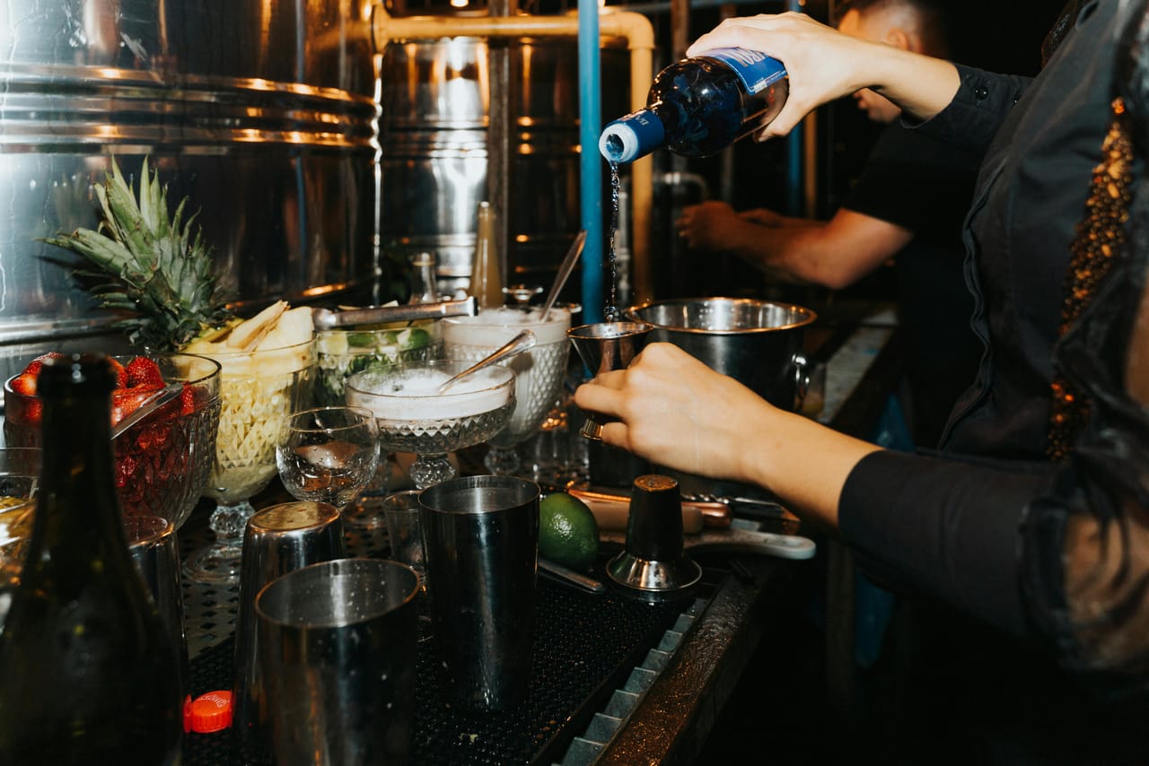 Bar & Beverage